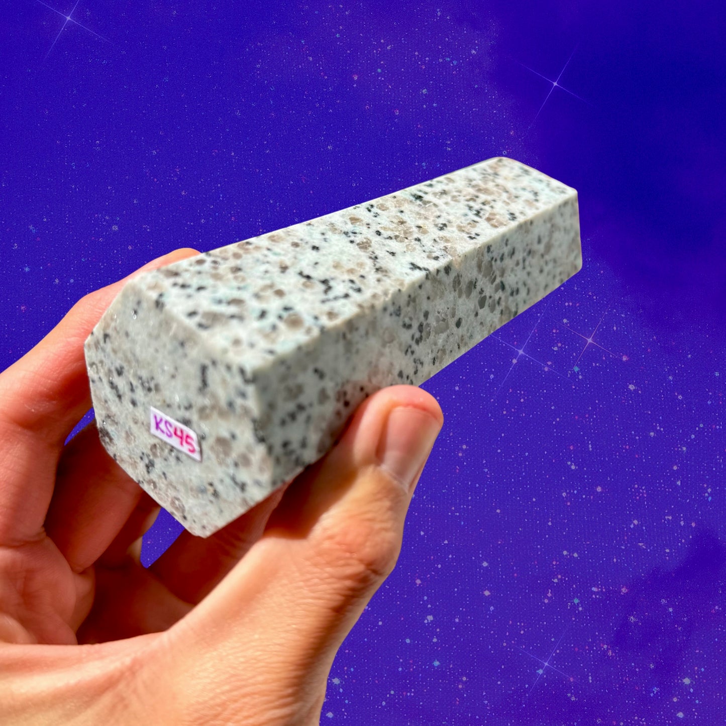 Large Kiwi Stone Tower C07